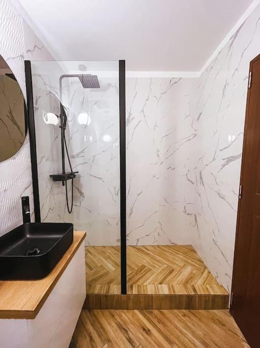 Quickspace Modern Concept Bukarest Eksteriør billede
